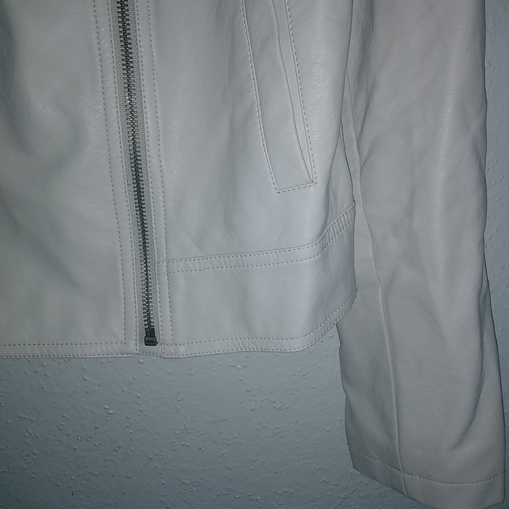 Cupcakes & Cashmere M Soft Leather Zip Front Jacket in Lightest Beige - Picture 9 of 13